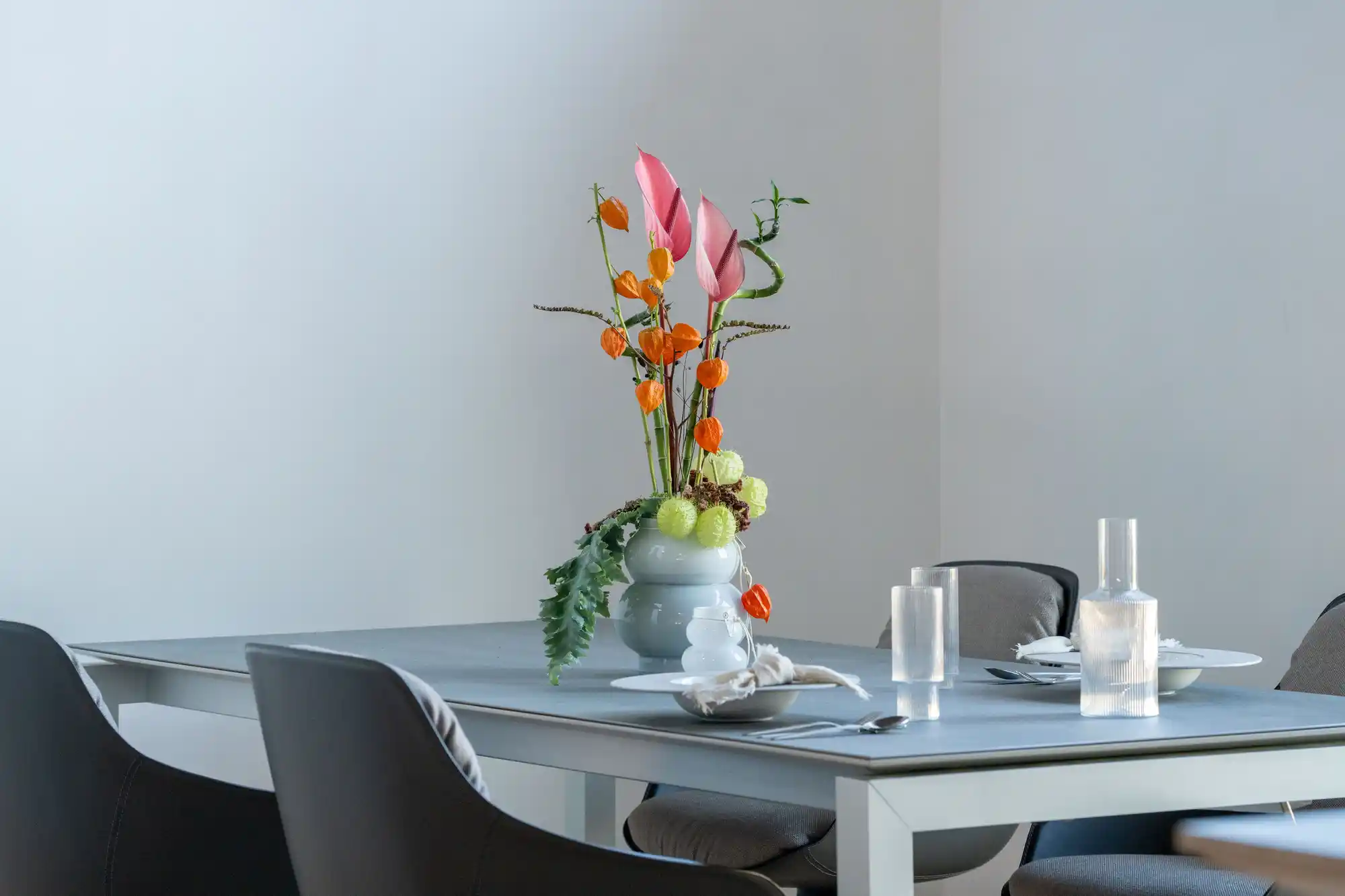 Detail im Schickinger Showroom in Sinzheim – esstisch, gedeckt